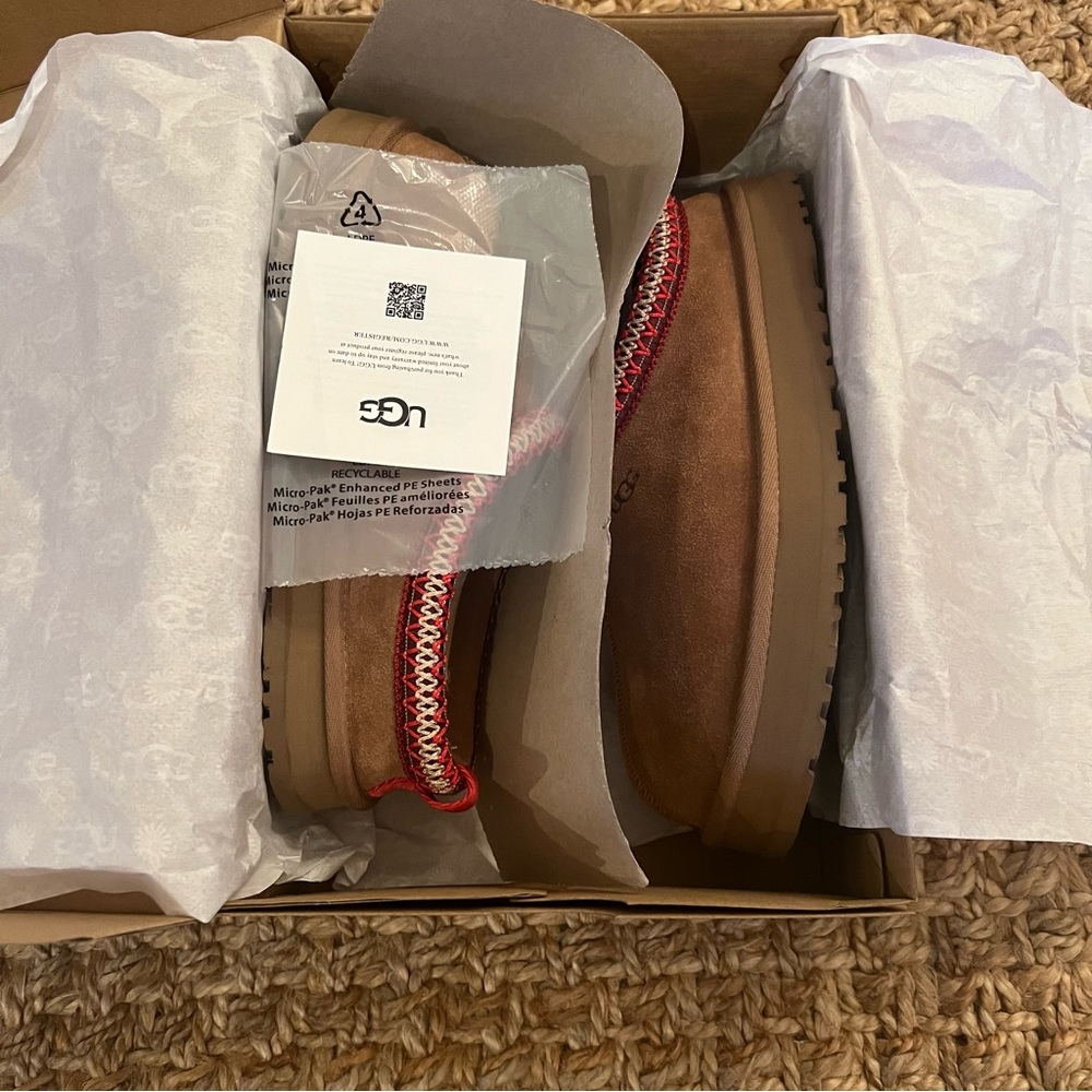NWT UGG Tazz Slippers Chestnut Size Big Kids Y5/Women’s 7 - Picture 4 of 16